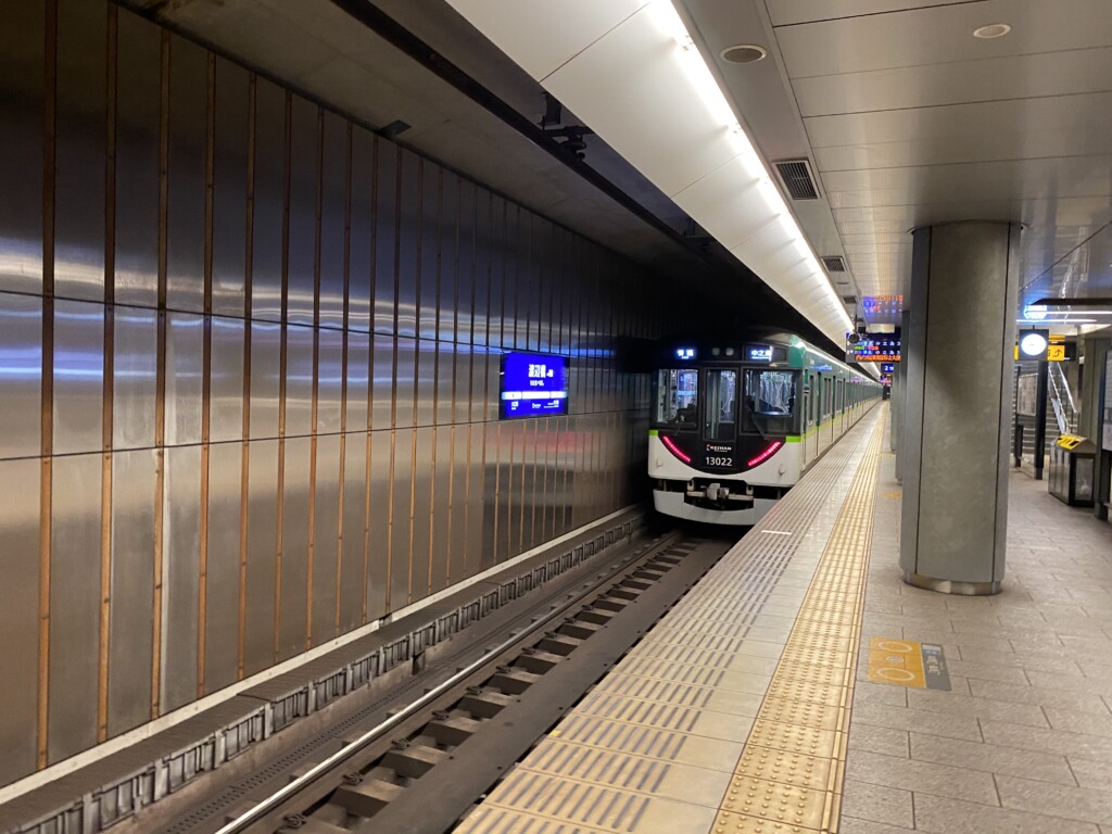 電車 京阪